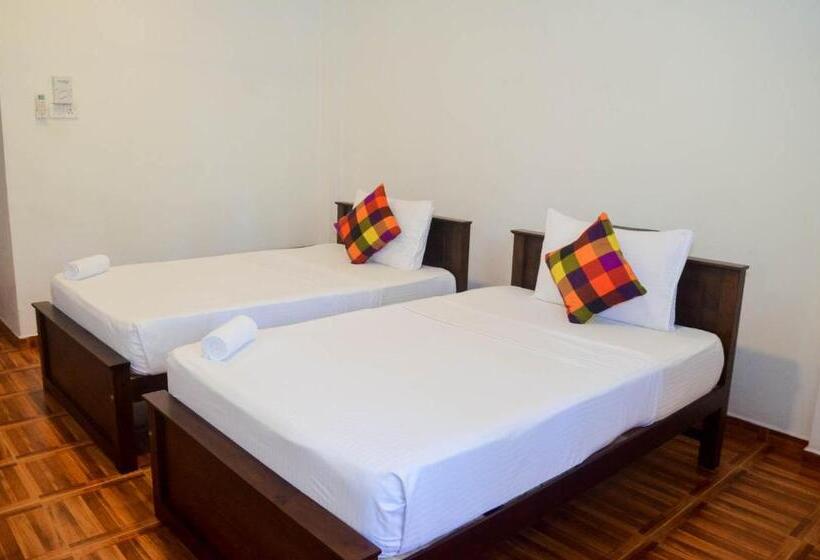 جناح عائلي, Sholay Villa