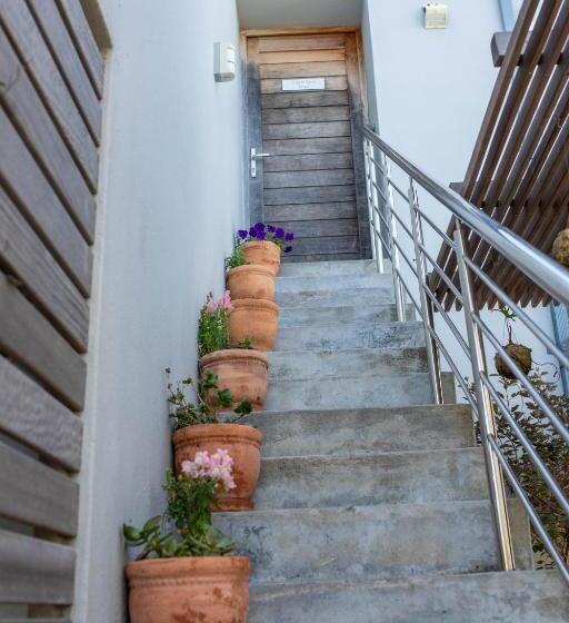 １ベッドルームアパートメント, Stay At Friends