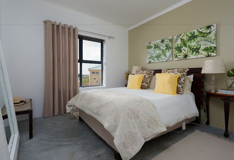 スタンダードルーム, Stay At Friends