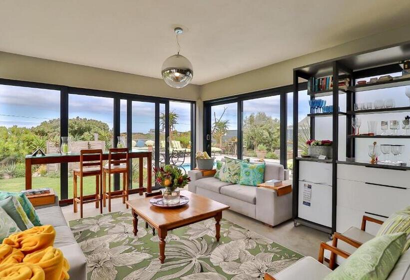 スタンダードルーム, Stay At Friends