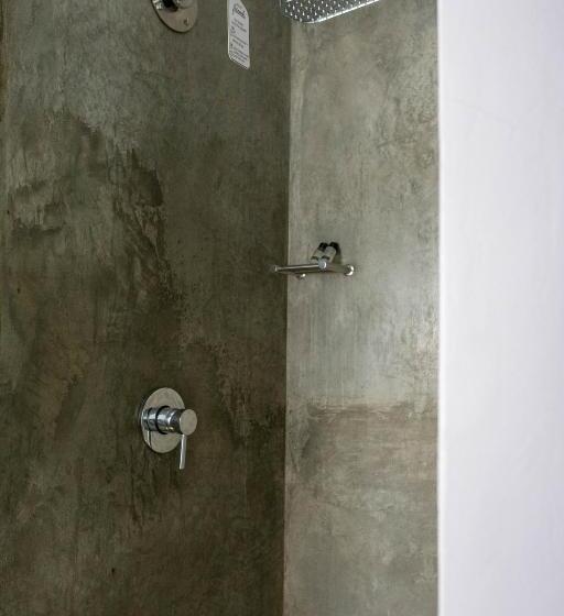 スタンダードルーム, Stay At Friends