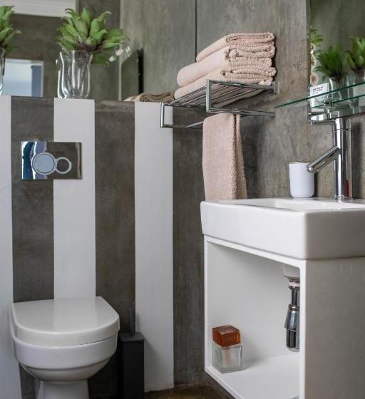 スタンダードルーム, Stay At Friends