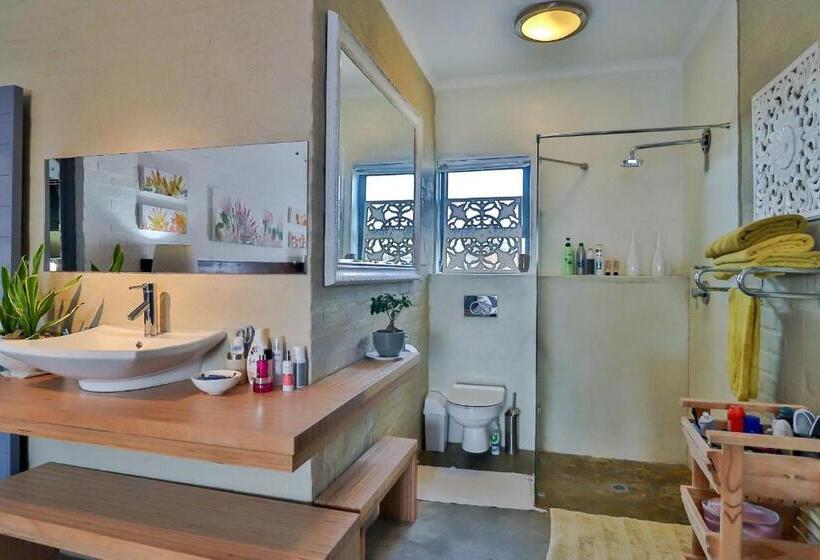 デラックスルーム, Stay At Friends