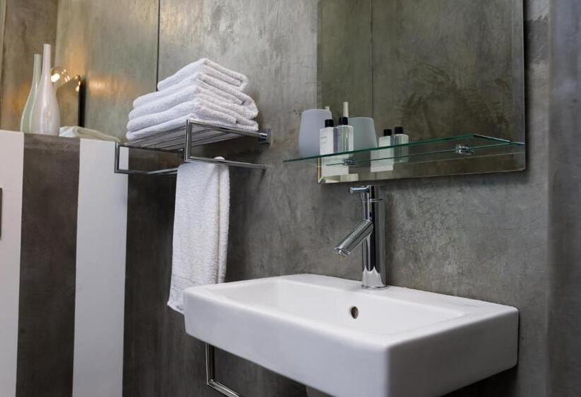 スタンダードルーム, Stay At Friends