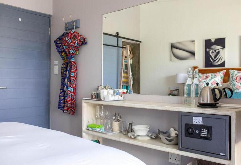 スタンダードルーム, Stay At Friends