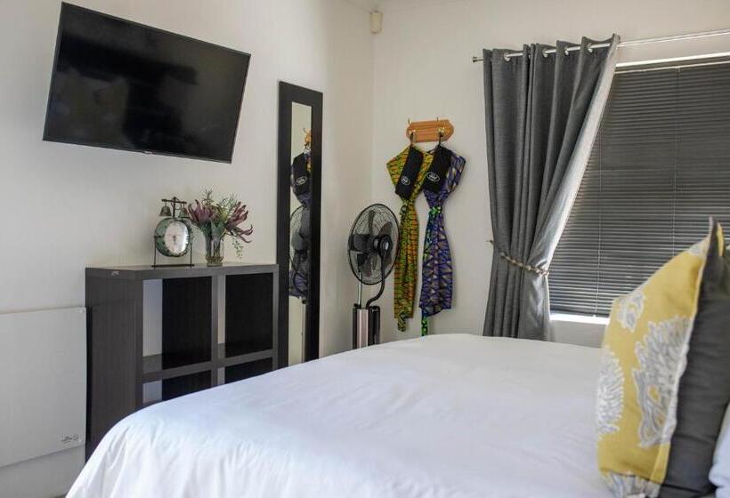 １ベッドルームアパートメント, Stay At Friends