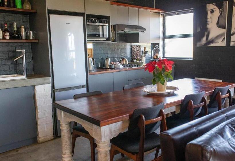 デラックスルーム, Stay At Friends