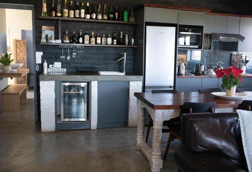 デラックスルーム, Stay At Friends