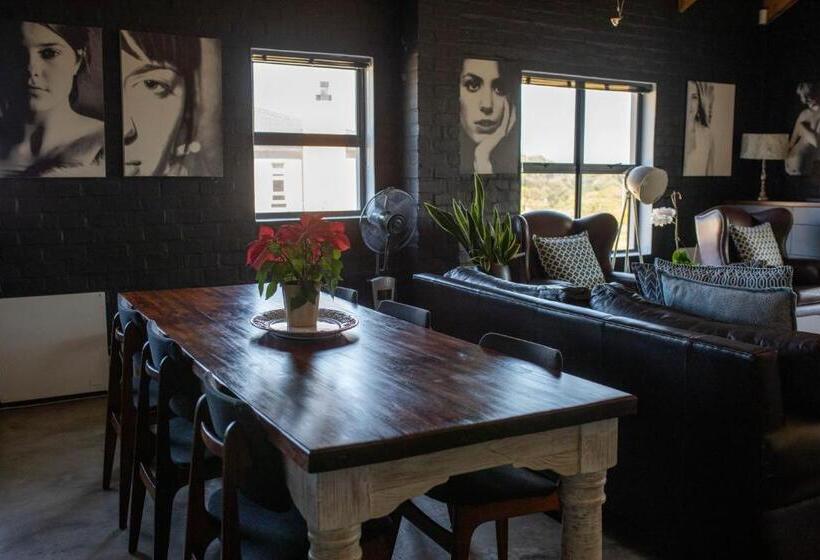 デラックスルーム, Stay At Friends