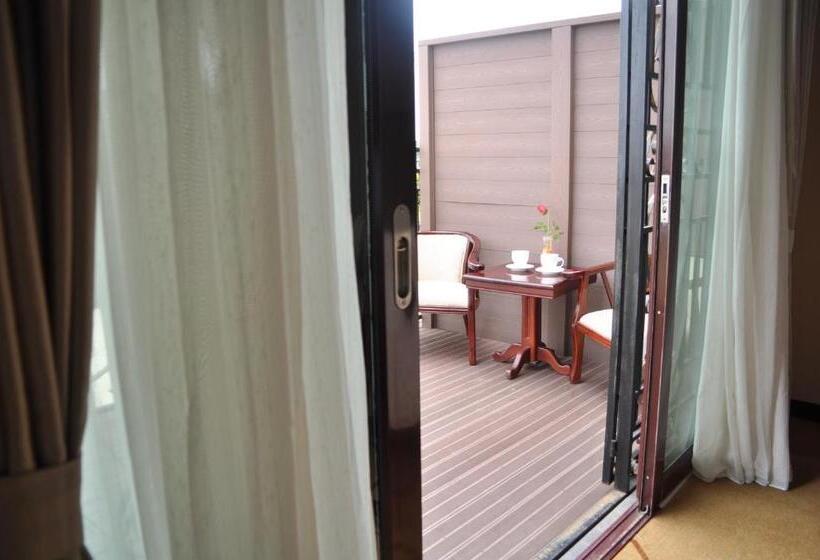 带城市景观的套间, Grand Szechuan Hotel Vientiane