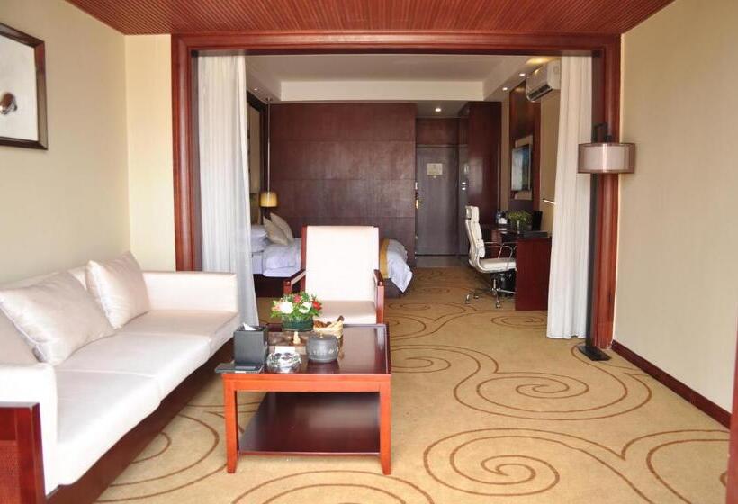 带城市景观的套间, Grand Szechuan Hotel Vientiane