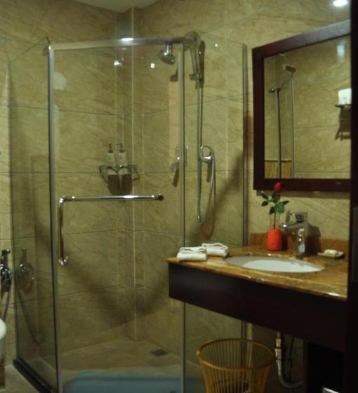 可看到泳池的单人间, Grand Szechuan Hotel Vientiane