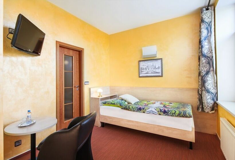 标准单人间, Conti