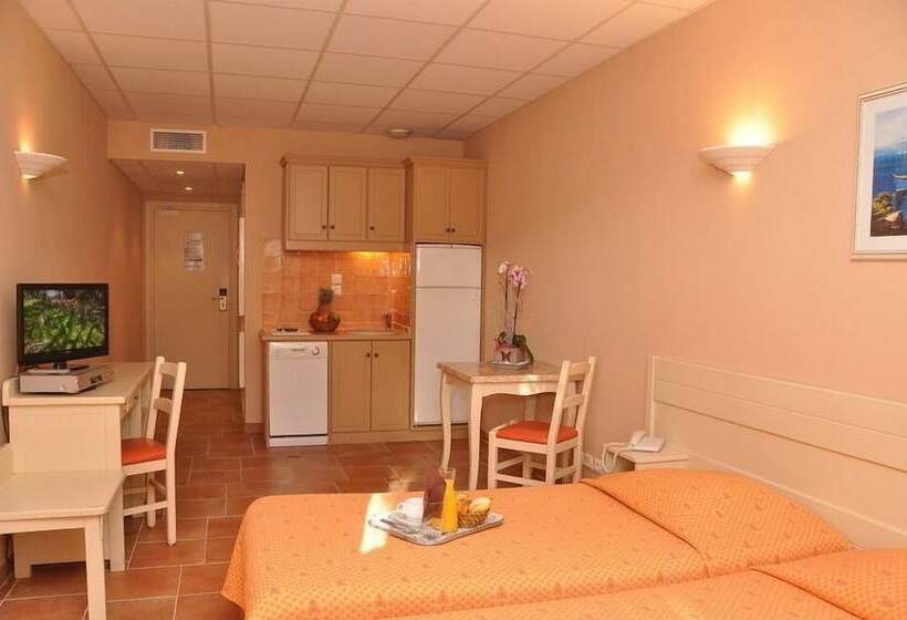 标准工作室, Lou Castelet