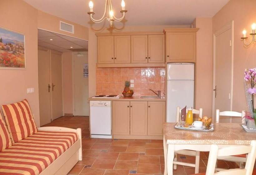 带2个卧室的公寓, Lou Castelet