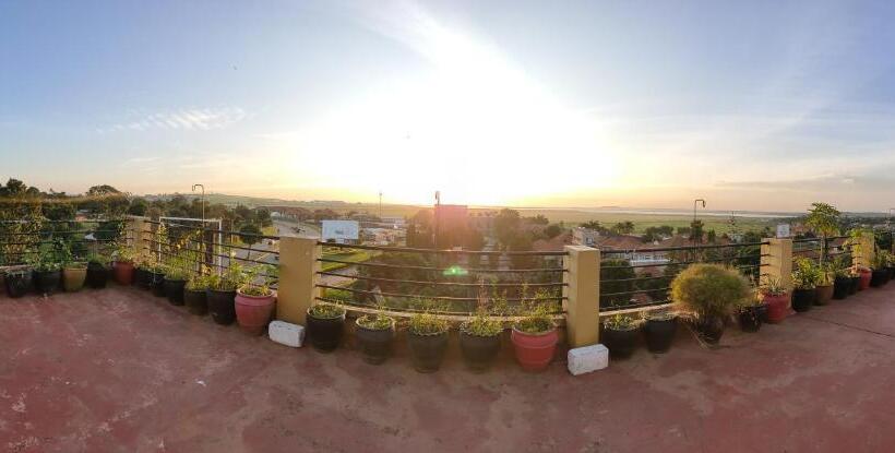 חדר סופריור יחיד, Pulickal Airport