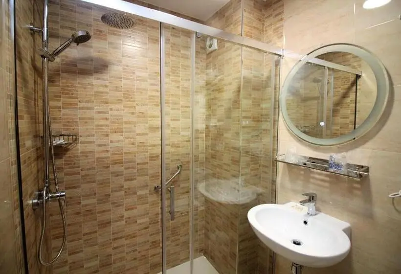 اتاق استاندارد سه نفره, Vilagarcia