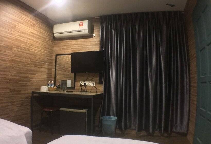 Superior Rum, Talents Motor Park