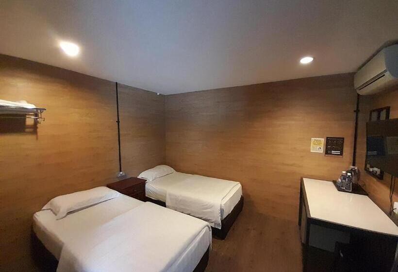 Superior Rum, Talents Motor Park