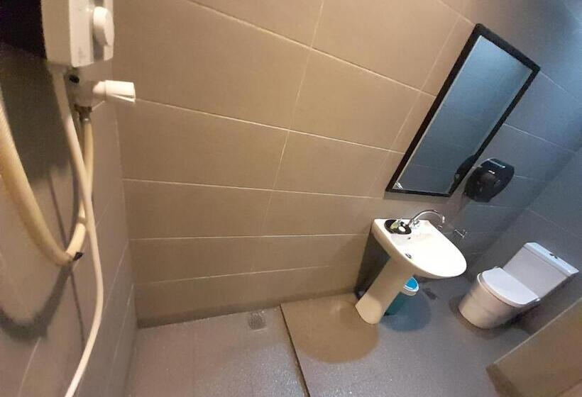 Deluxerum King Size Säng, Talents Motor Park