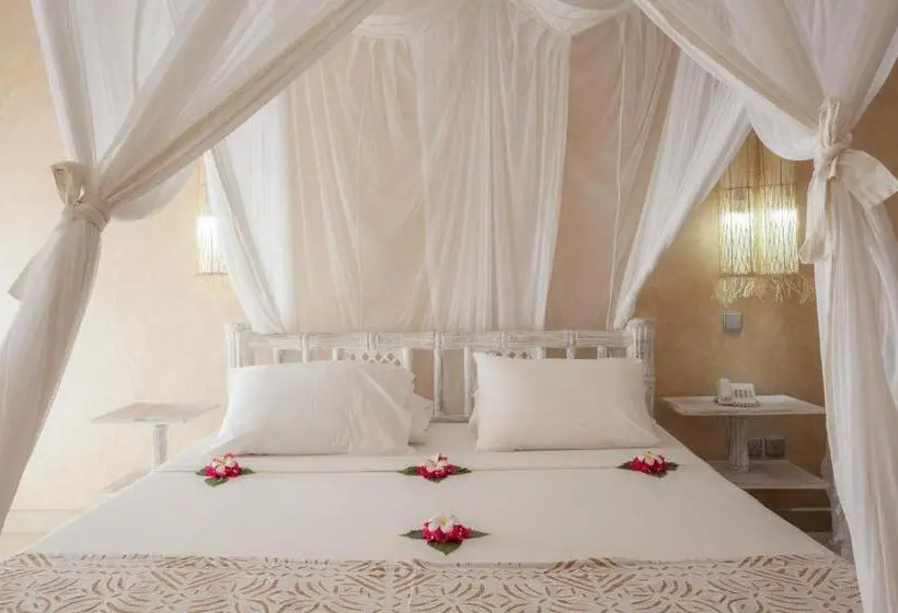 اتاق سوپریور با تخت بزرگ, Seven Islands Resort