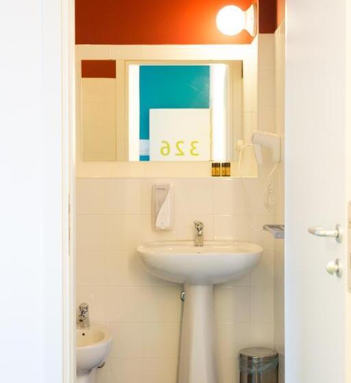 اتاق خانوادگی, Combo Bologna