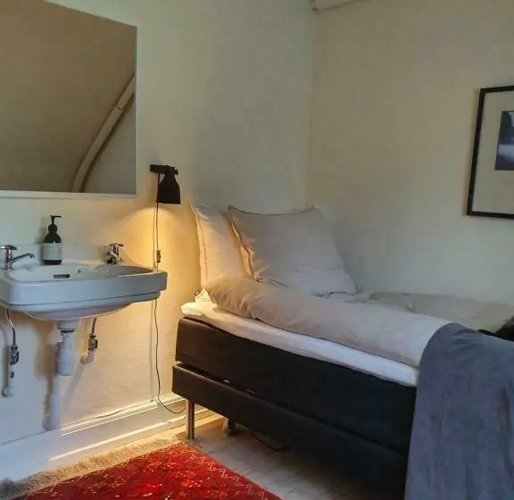 Standard Yhden Hengen Huone Jaettu Kylpyhuone, Edelsminde Bed And Breakfast