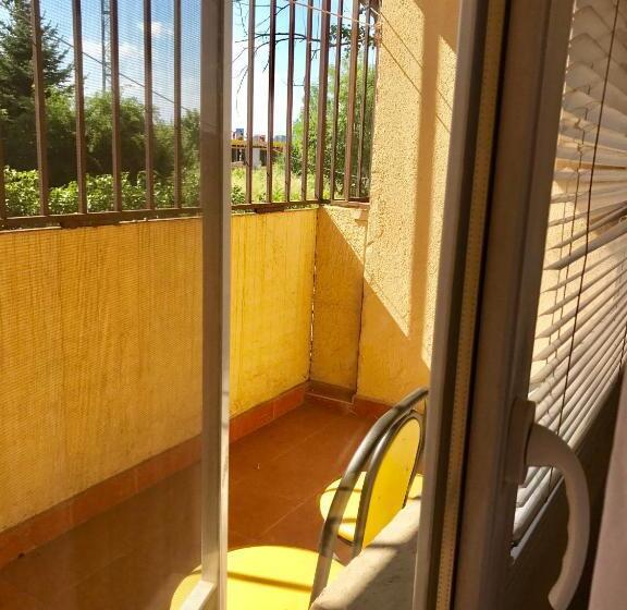 חדר אקונומי, Hostel 29