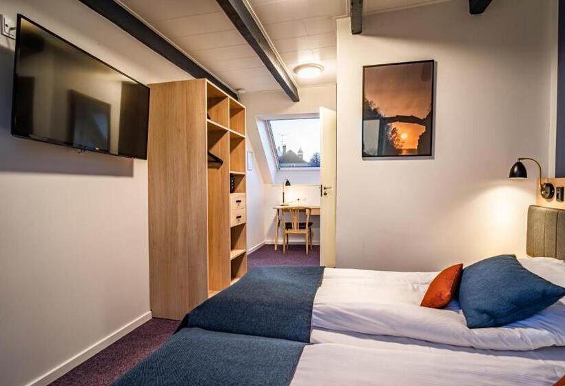 חדר סופריור, Allinge