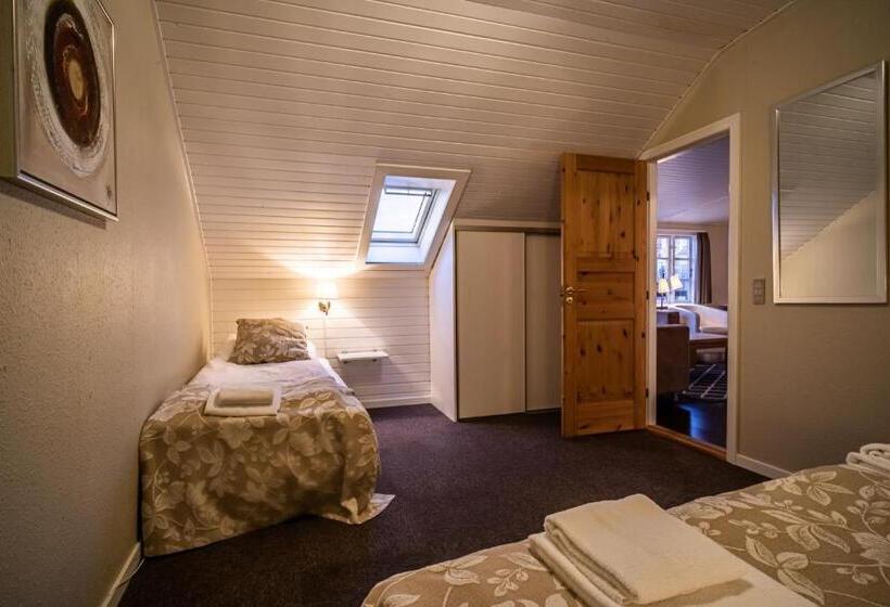 חדר משפחתי, Allinge