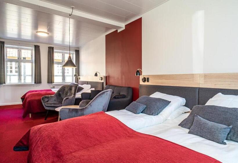 חדר משפחתי, Allinge