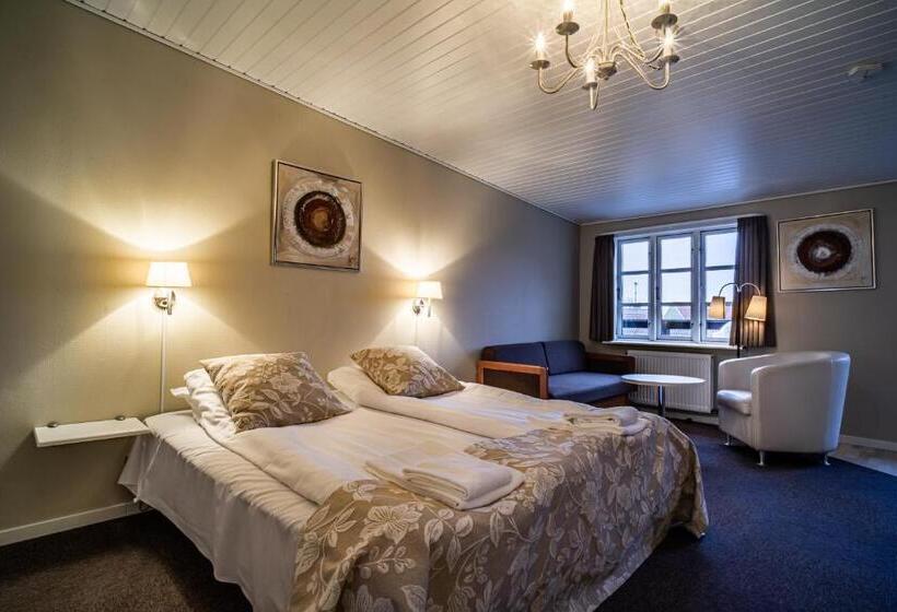 חדר סטנדרט לשלושה, Allinge