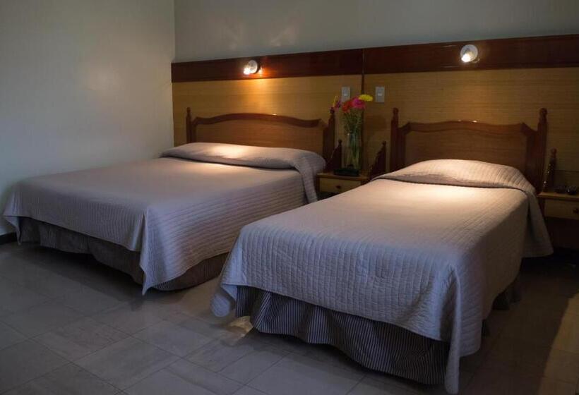 اتاق پنج‌تخته استاندارد, Amaru Express