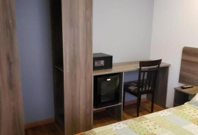 اتاق استاندارد, Amaru Express