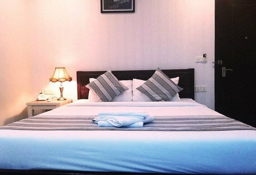 اتاق سوپریور, Leaph Sokhak