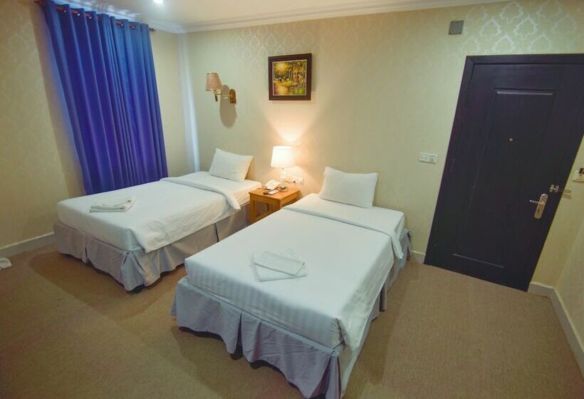 דירת חדר סופריור, Leaph Sokhak