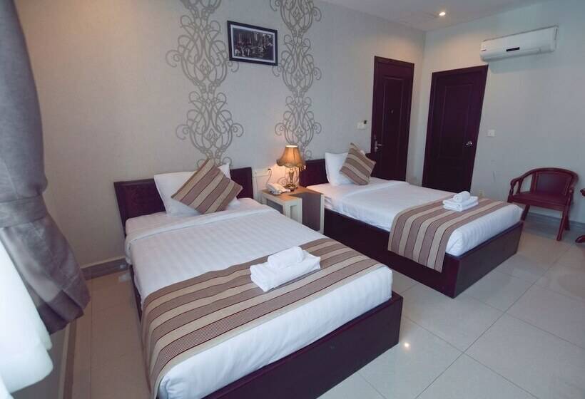 דירת חדר סופריור, Leaph Sokhak