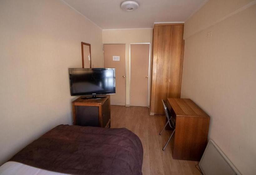 اتاق استاندارد یک نفره, Quitor