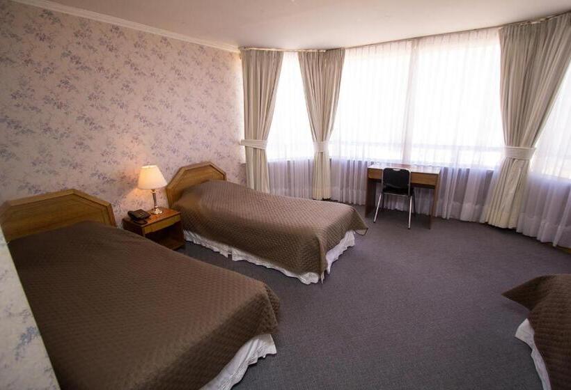 اتاق کلاسیک سه تخته, Quitor