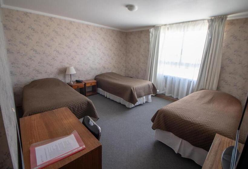 اتاق کلاسیک سه تخته, Quitor