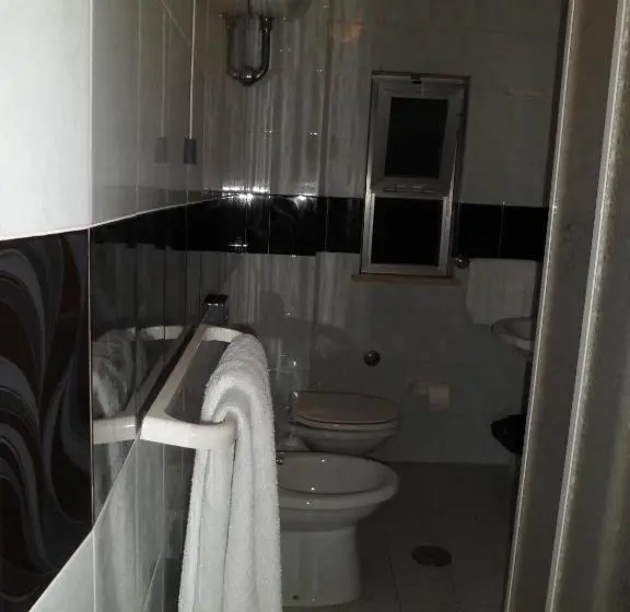 Standard Neljän Hengen Huone, Motel Tempio