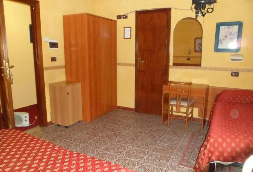 Standard Neljän Hengen Huone, Motel Tempio