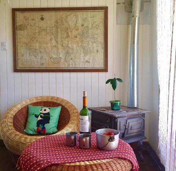 디럭스 스위트 킹 침대, Wild Hostel