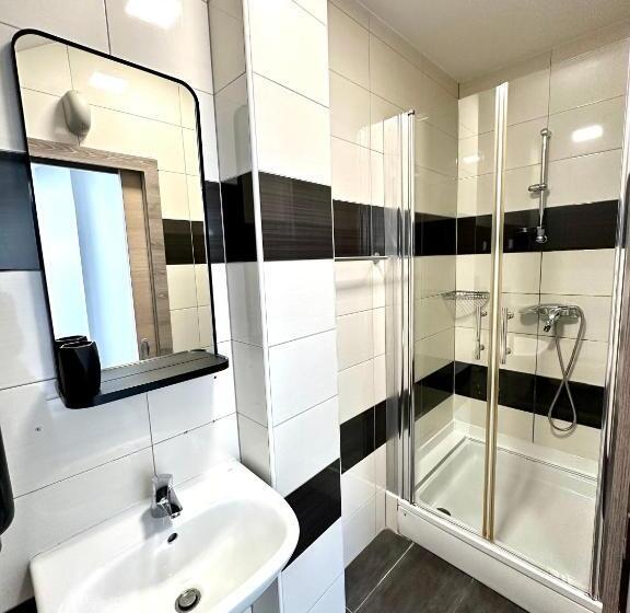 غرفة ديلوكس, Kaptol Rooms