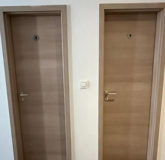 اتاق استاندارد با سرویس بهداشتی مشترک, Kaptol Rooms