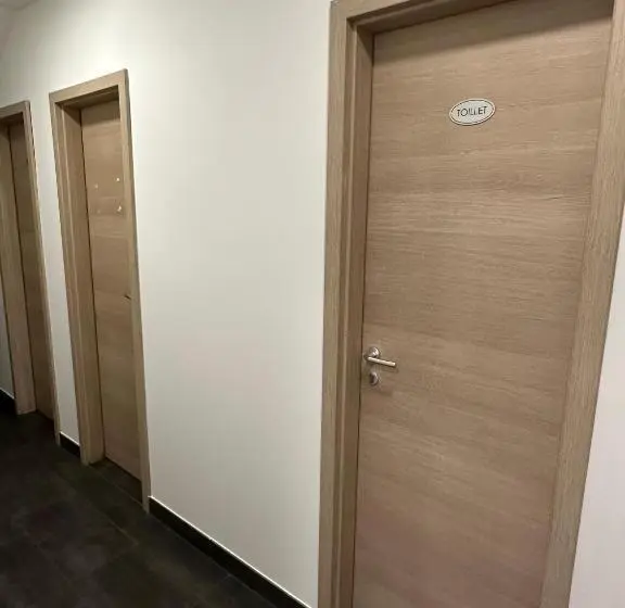 اتاق استاندارد با سرویس بهداشتی مشترک, Kaptol Rooms