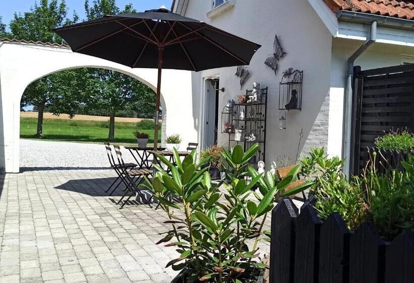 Апартаменты 3 Спальни, Dragondrum Bed & Kitchen