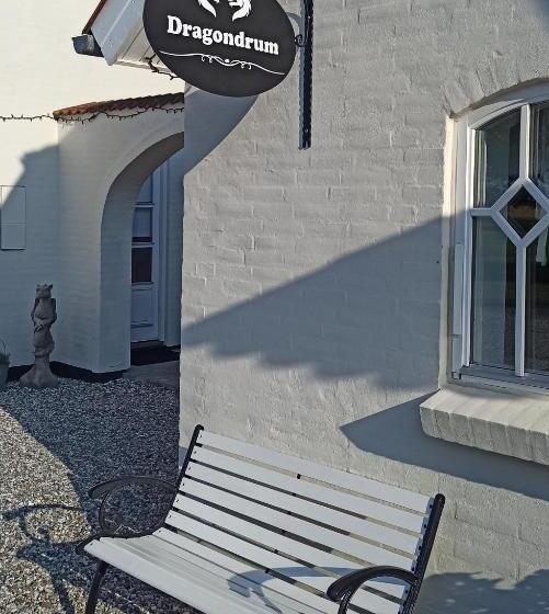 Апартаменты 3 Спальни, Dragondrum Bed & Kitchen