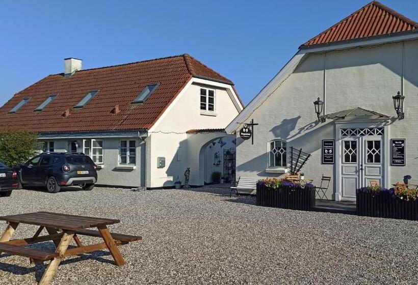 Номер Стандарт, Dragondrum Bed & Kitchen