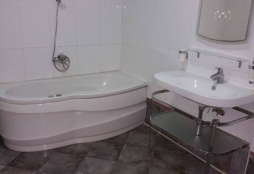 آپارتمان 3 خوابه, Dream Court Apartment